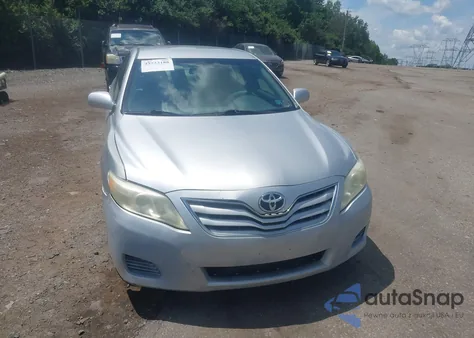 2011 Toyota Camry Se/Le/Xle z USA, uszkodzony, nr VIN 4T1BF3EK0BU131391